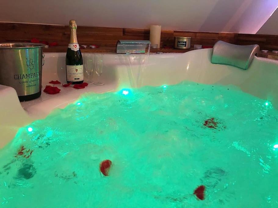 Sejour Detente Au Coeur De Macon Spa,Cine,Bouteille Offerte Eksteriør bilde
