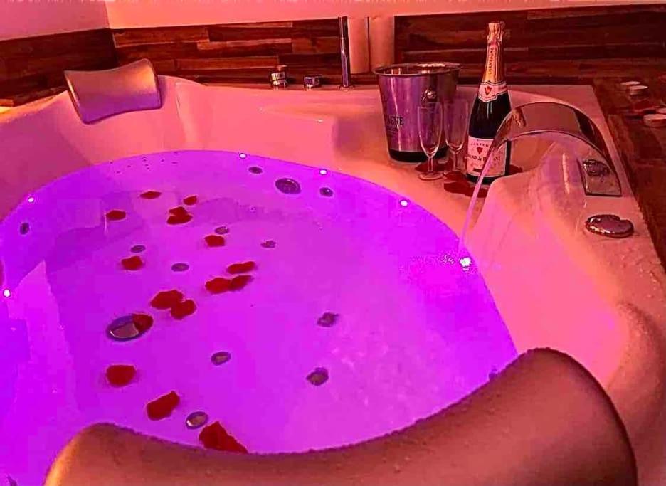 Sejour Detente Au Coeur De Macon Spa,Cine,Bouteille Offerte Eksteriør bilde